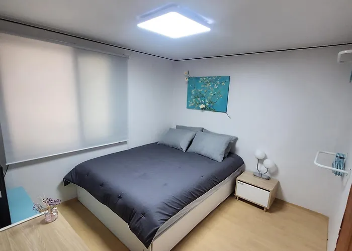 Private - Newly Renovated #8 *